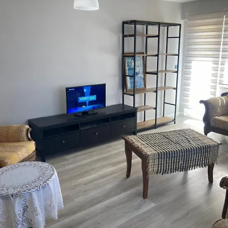 Apartamento Centrally Located Flat With Balcony In *