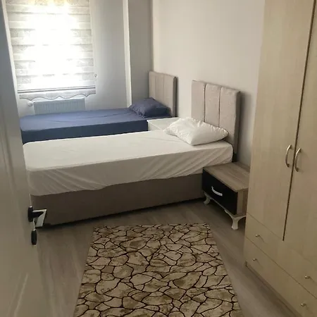 Centrally Located Flat With Balcony In Apartamento